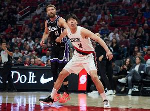 烤肉姐：楊瀚森打得比上一場好多了 上一場顯然有時還是懵的狀態(tài)