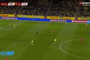 2億雙鋒欲哭無淚！約克雷斯做球伊薩克奔襲送半空門，隊(duì)友…解圍