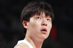 媒體人：楊瀚森調(diào)整能力無敵了 歸根結(jié)底還是得放平心態(tài)