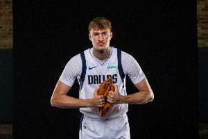 弗拉格：我需更好地與濃眉配合&最大化他的優(yōu)勢 我們正努力融合中