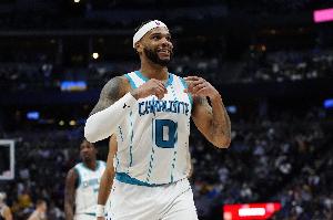 開局炸裂！布里奇斯首節(jié)5中5 全場18中7拿到20分 另有11板2助1斷