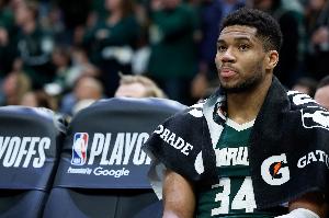 凱印隕落！雄鹿裁利指導(dǎo)簽特納 白菜價(jià)留四將躋身東部第一梯隊(duì)？