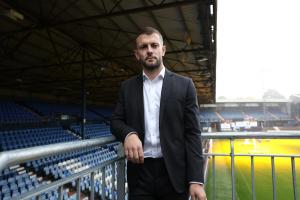 少帥小威脅！官方：33歲前阿森納中場(chǎng)威爾希爾執(zhí)教英甲盧頓