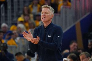 老傳統(tǒng)了！勇士第三節(jié)狂轟39分 僅落后湖人5分