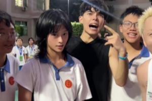 不得了！汕頭女高中生輕松碰板 打單挑瘋狂拉桿&展現(xiàn)超強(qiáng)核心力量