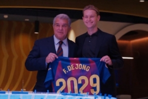 巴薩官方曬視頻紀念德容續(xù)約：弗蘭基，2029???