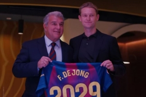 德容：我不會公開具體薪資數(shù)額，說我是全隊最高薪完全是媒體捏造