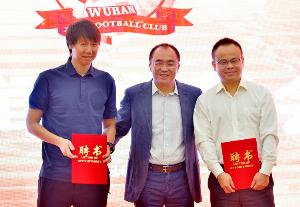 1場球5000萬！經(jīng)濟(jì)觀察報：李鐵不愿踢假球輸深圳 想讓李瑋鋒保級