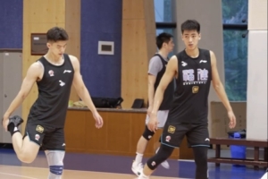 不知道堅(jiān)持的意義 堅(jiān)持會(huì)告訴你 福建男籃最新訓(xùn)練來(lái)襲