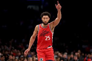 帕金斯：西蒙斯現(xiàn)在就像草叢里的死鳥 連經(jīng)紀(jì)人都沒了哪還有隊要