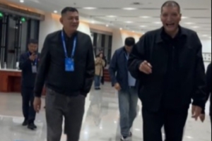 巴特爾曬與鞏曉彬劉玉棟的出場(chǎng)視頻：感謝兩位哥哥的鼎力支持