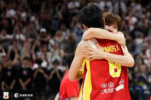 經(jīng)紀公司：楊力維楊舒予父親因病昨日凌晨去世 享年59歲