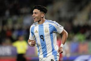 德天空：勒沃庫森愿意冬窗外租19歲前鋒薩爾科，球員世青賽6場4球