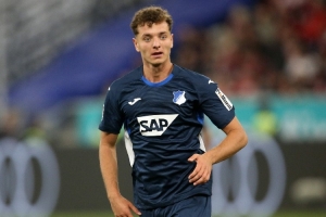 德天空：巴薩關(guān)注霍芬海姆23歲前鋒阿斯拉尼，本賽季6場4球1助