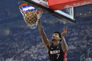 阿德巴約：我對韋爾很嚴格 有時他會自我否定我?guī)退褡髌饋? >
                                        </div>
                                    </div>
                                                                        <div   id=