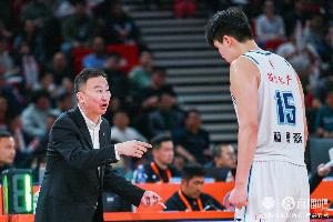 魯媒：劉維偉接到邀約啟程前往美國 將現(xiàn)場見證弟子楊瀚森NBA首秀