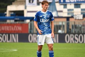 不懼對(duì)抗！186帕斯體重不到150斤，戰(zhàn)尤文多達(dá)16次對(duì)抗成功7次