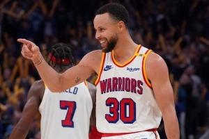 庫里新賽季追逐進(jìn)入180俱樂部？助教：這是個人標(biāo)桿 而非終極目標(biāo)