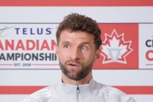 穆勒談蓄胡：有天去理發(fā)店修完發(fā)現(xiàn)還不錯，我就想先留下它