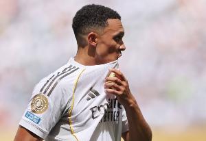 記者：阿諾德、門迪有望加入對(duì)陣尤文名單，赫伊森等人繼續(xù)缺席