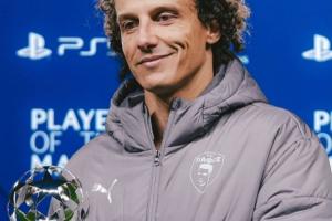 10人作戰(zhàn)近90分鐘零封！38歲大衛(wèi)-路易斯4射3正10解圍，獲歐冠MVP