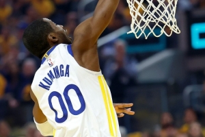 希爾德：庫(kù)明加可能是除詹姆斯&華子之外轉(zhuǎn)換進(jìn)攻最好的球員之一