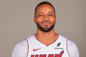 不如比爾？鮑威爾熱火首秀28分9板4助 比爾僅5分 卡登合砍25分