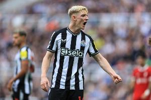 0比3不敵紐卡！穆帥：戈登的表現(xiàn)太出色了，我認為結(jié)果是公平的