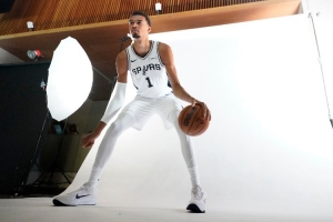 怪物啊！加內(nèi)特：文班亞馬看起來像是KD和奧尼爾的結(jié)合體