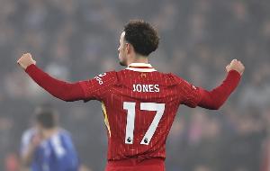 柯蒂斯-瓊斯完成98次向前傳球，創(chuàng)本賽季歐冠單場(chǎng)比賽紀(jì)錄