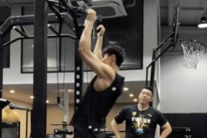 恢復(fù)身體！訓(xùn)練師曬曾凡博體能訓(xùn)練視頻