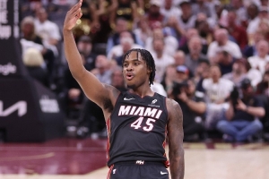 戴維恩-米切爾：球隊(duì)比賽節(jié)奏很好 若遵守戰(zhàn)術(shù)原則我們很難被阻擋