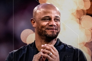 開季13連勝追平AC米蘭五大聯(lián)賽紀(jì)錄，拜仁官方曬孔帕尼海報