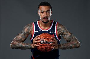 連得4分打停開(kāi)拓者全場(chǎng)歡呼！船記：科林斯是快船球迷本賽季最?lèi)?ài)