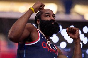 全能控場(chǎng)！哈登打滿(mǎn)首節(jié) 5中2得到8分1板4助1斷