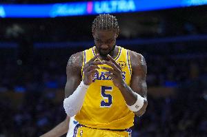 2次犯規(guī)了！艾頓首節(jié)出戰(zhàn)7分鐘 3投全進(jìn)拿到7分2助1斷