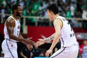 我也來啦！弗格加盟上海 新賽季和老隊友張鎮(zhèn)麟繼續(xù)并肩作戰(zhàn)