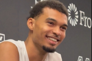 4勝0負(fù)平隊(duì)史紀(jì)錄！文班亞馬：我很驚訝&真的 讓我們破紀(jì)錄吧