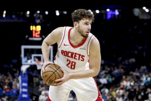 小里弗斯：申京是現(xiàn)役第三好的中鋒 我把唐斯排在第二