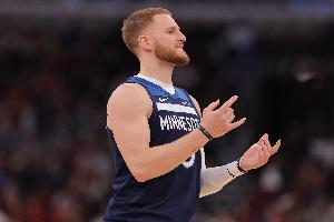 隊記：迪文岑佐分位出身打了3場控衛(wèi)值得商榷 難道在效仿火箭？