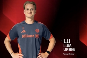 圖片報(bào)：烏爾比希哥哥今夏加盟拜仁，目前擔(dān)任女足二隊(duì)門將教練