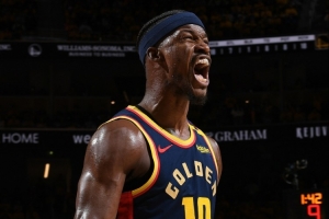 系統(tǒng)升級？巴特勒本賽季至今三分命中率達57.1%！上季在勇士27.9%