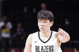 朱芳雨：楊瀚森還有很多的提升空間 還需要更多時間來適應(yīng)NBA強度