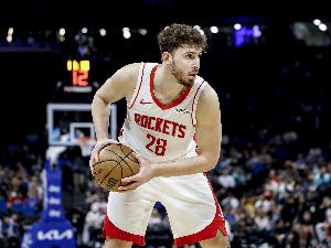 穩(wěn)中求勝！申京8中6砍下18分8板9助2斷2帽 正負值+24冠絕全場！