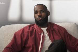 詹姆斯：我通過(guò)以身作則影響隊(duì)友 在團(tuán)隊(duì)運(yùn)動(dòng)中沒(méi)人可以只靠自己