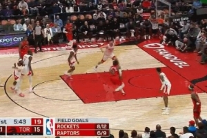 烏度卡忍不了！火箭中路門戶大開 博伊爾斯擋拆下順輕松戰(zhàn)斧劈扣