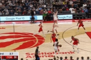 還是你！伊森三節(jié)結(jié)束再中超遠準壓哨三分！首節(jié)命中過壓哨三分