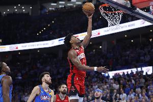 全能表現(xiàn)！阿門擔任控衛(wèi) 13中7得18分9板7助2斷3失誤