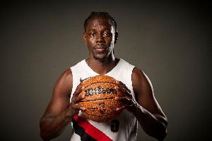 隊(duì)記：朱-霍勒迪有著穩(wěn)定的輸出 關(guān)于他老邁的說(shuō)法不攻自破