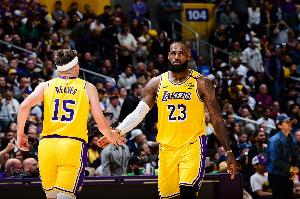 媒體人：盧卡里夫斯是湖人未來 球隊(duì)?wèi)?zhàn)術(shù)不可能再圍繞詹姆斯轉(zhuǎn)了